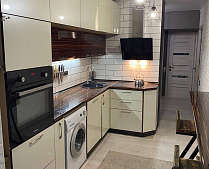 Продажа 3-х комнатной квартиры с дизайнерским ремонтом в Лазаревском